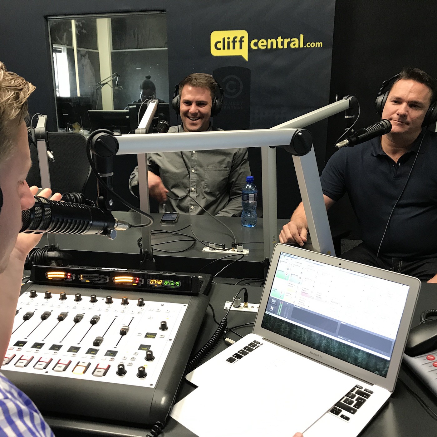 The Gareth Cliff Show Extra